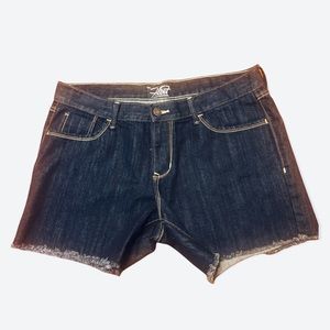 NWOT Ladies Old Navy “The Flirt” Dark Denim Shorts